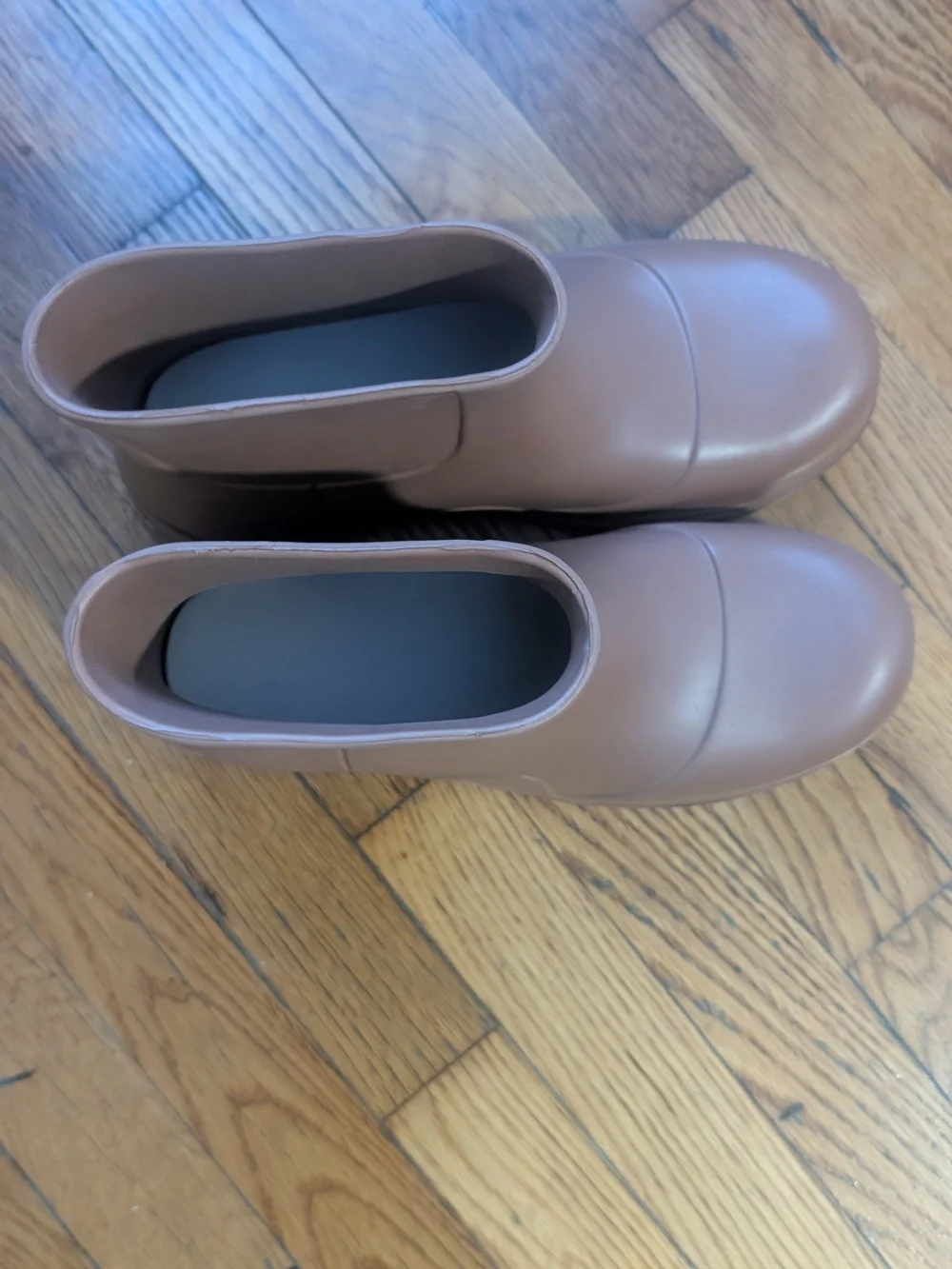 Chunky Rubber Ankle Rain Boots in Mauve-Taupe